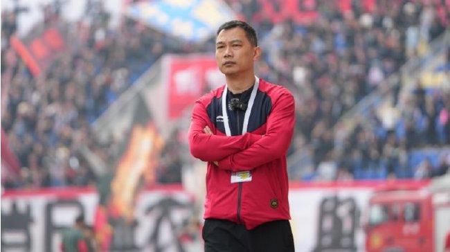他自然知道叶长敏的意图，无非就是抓紧时间讨好自己，另外也抓紧时间在自己做主的叶家拥有一席之地。